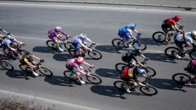 Aerodynamics vs. Weight: What’s the Tipping Point for Pro and Amateur Cyclists?